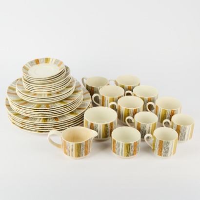 A Midwinter Sienna Dining Set