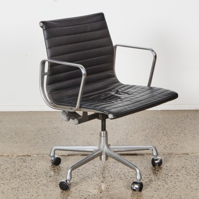 An Eames Aluminium EA335 Group Chair