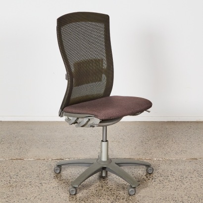 A Formway Life Task Desk Chair