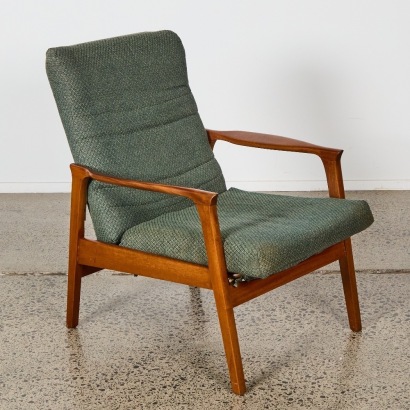 A Recliner Don Lounge Chair