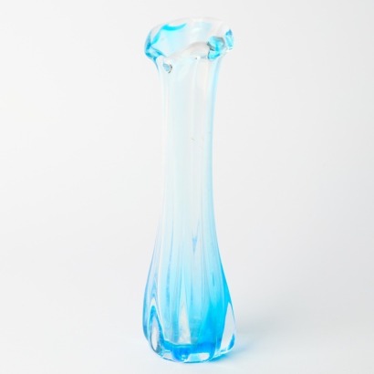 A Retro Flower Bud Vase