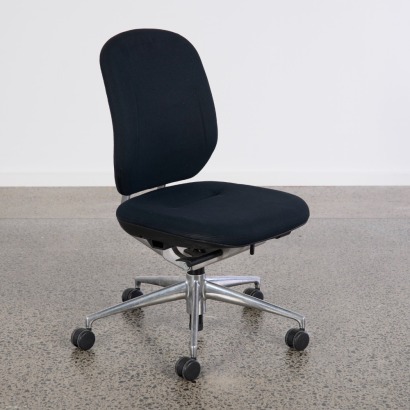 A Mede Buddy Desk Chairs by Vitra
