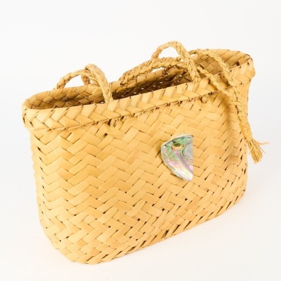 A Contemporary Kete