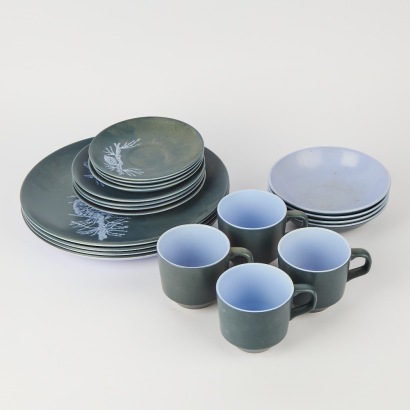 A 20 Piece Crown Lynn Pine Set by Dorothy Thorpe