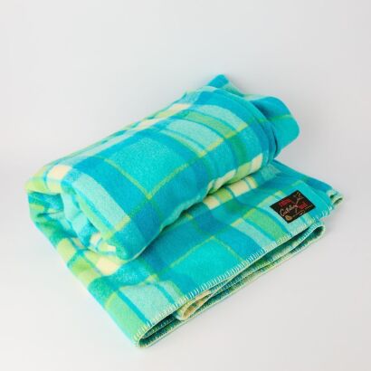 A Vintage"Robinwul" Double Blanket Made by Canterbury