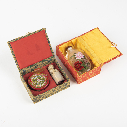 A Chinese Glass Snuff Bottle - The Collection of John Perry's Asian Art