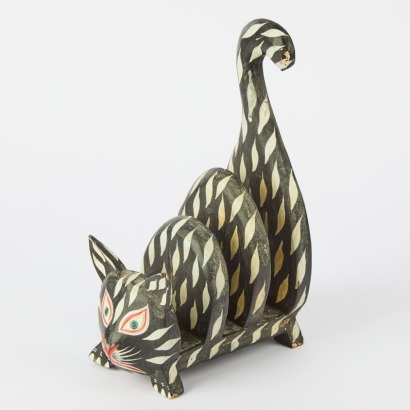 A Decorative Cat Letter Holder