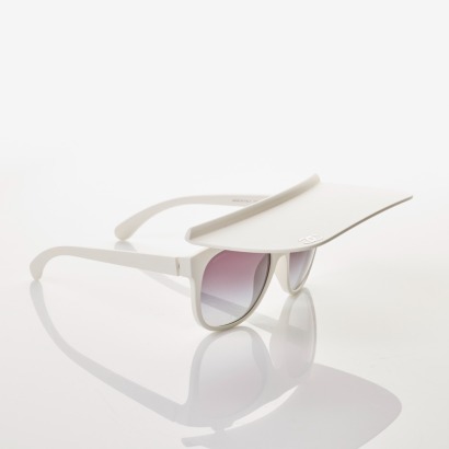 Chanel, 71046 White Plastic Frame Visor Gradient Sunglasses with Case