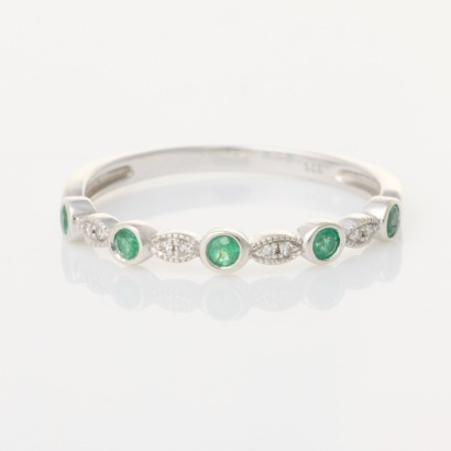 9ct White Gold, .06ct Diamond / 1.3mm Round Emerald Ring - Near new