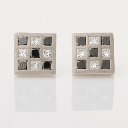 18ct White Gold, .30ct Diamond / .30ct Treated Blue Diamond Stud Earrings