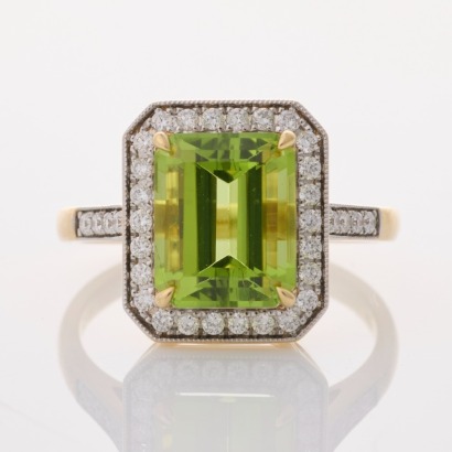 18ct Yellow Gold, 4.43ct Peridot / 0.34ct Diamond Cluster Ring - Near new