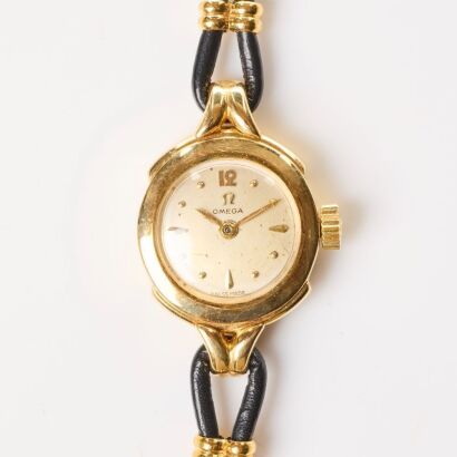 18ct Yellow Gold, 19mm OMEGA Hand-wound Movement 17 jewels, Cocktail Wristwatch, circa 1944