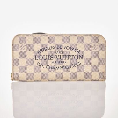 Louis Vuitton, Damier Azur Articles de Voyage Insolite Wallet