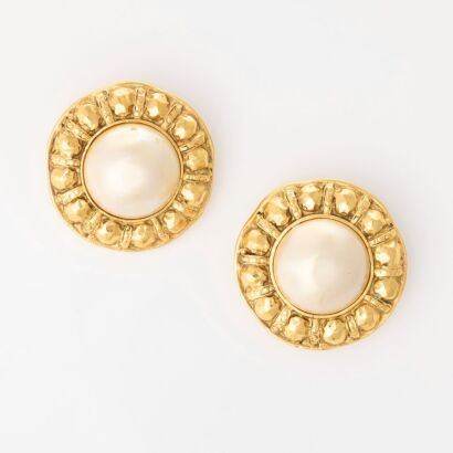 Chanel, Vintage, Round Faux Pearl Clip-on Earrings with Box