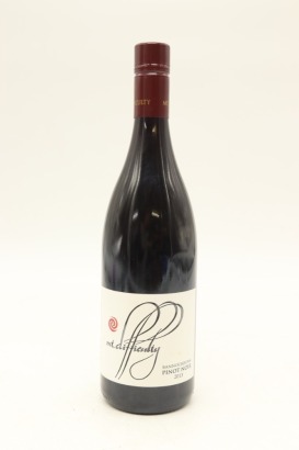 (1) 2013 Mt. Difficulty Pinot Noir, Bannockburn [JR16]
