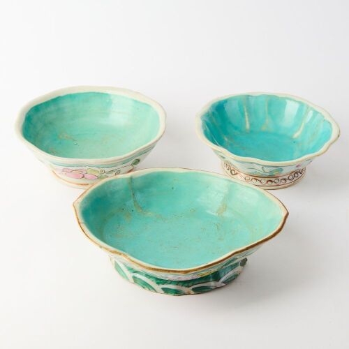 A Group of Three Chinese Late Qing Dynasty Famille-rose 'Floral' Lobed Dishes (Various Sizes)