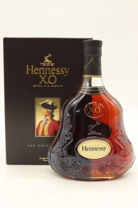 (1) Hennessy X.O. Cognac, France, 40% ABV (GB)