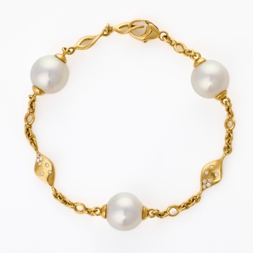 18ct Yellow Gold, "Paradis" 10mm Paspaley Pearl / .34ct Diamond Bracelet