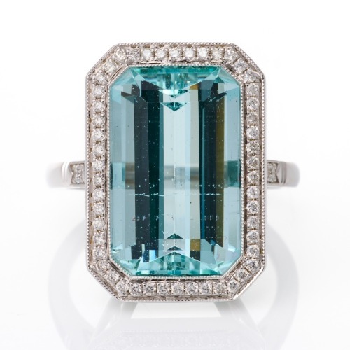 18ct White Gold, 9.79ct Aquamarine / 0.31ct Diamond Cluster Ring