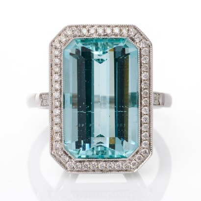 18ct White Gold, 9.79ct Aquamarine / 0.31ct Diamond Cluster Ring