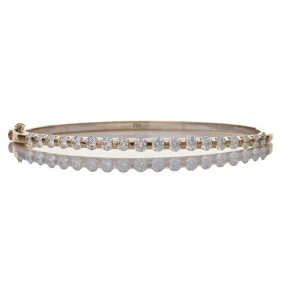 Partridge Jewellers, 18ct White Gold, 3.05ct Diamond Hinged Bangle