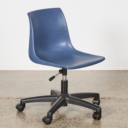A Retro Style Lab Chair
