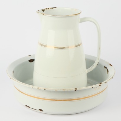 An European Enamel Pitcher Set