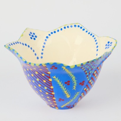 A Trllium Tulip Bowl