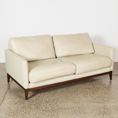 A Freedom Cream Leather 2.5 Sofa