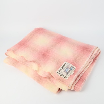 A Shepherd of New Zealand Cosy Wool Blanket