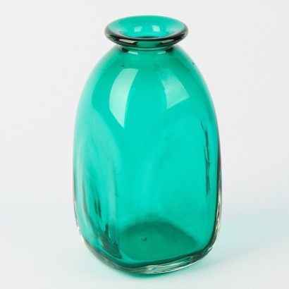 A Garry Nash Green Vase