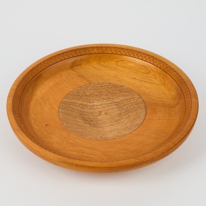 A Vintage Rewa Rewa And Totare Bowl
