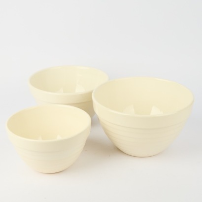 A Set of Three Crown Lynn Beehive Mix Bowls