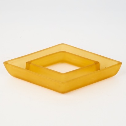 A Vintage Diamond Shape Depression Glass Amber Flower Trough