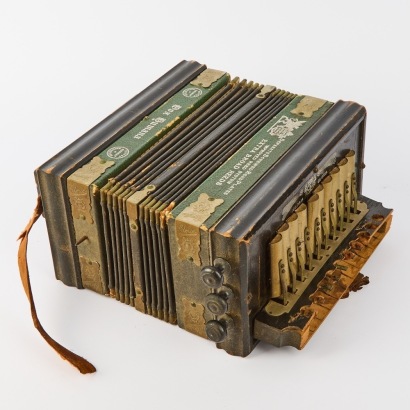 A Vintage Dox Bumana Accordion