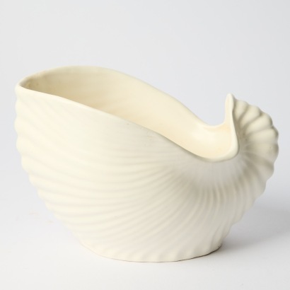 A Crown Lynn Ranfurly Vase