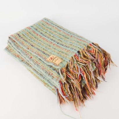 A Robinwul Comfort Spreads Blanket