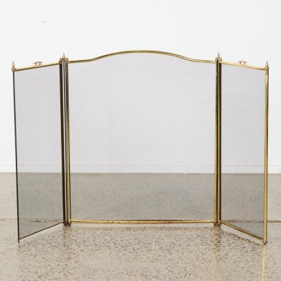 A Vintage Polished Brass & Mesh Fire Screen
