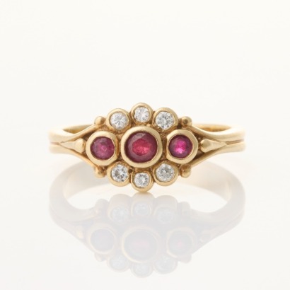 9ct Yellow Gold, Vintage, Ruby / .10ct Diamond Ring