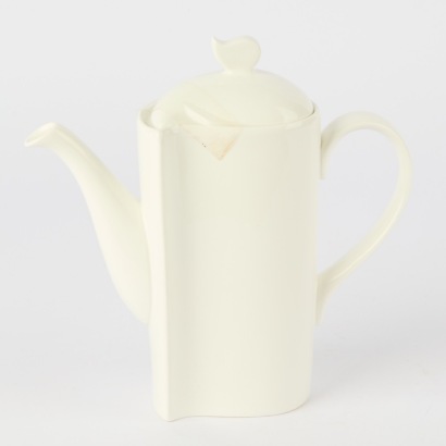 A Porcelain Tannex Jug
