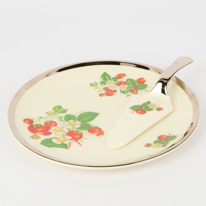 A Royal Wintons Strawberry Cake Plate and Server