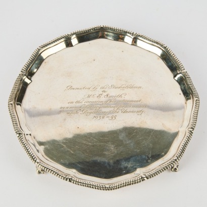 A Sterling SIlver Presentation Plate by Goldsmiths & Silversmiths Co. Ltd, 0.356kg