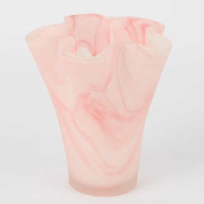 A Fluted Pink Swirl Artglass Vase