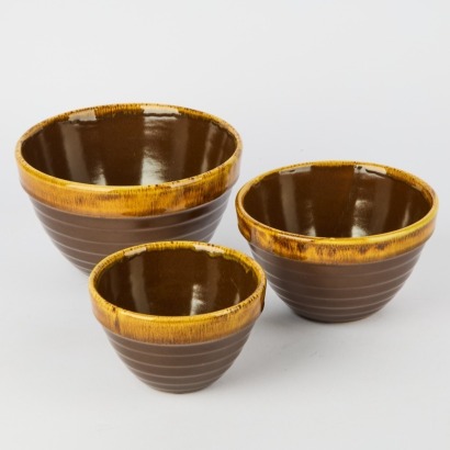 A Set of Three Crown Lynn Beehive Bowls