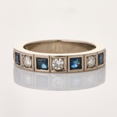18ct White Gold, 2.6mm Sapphire / 0.45ct Diamond Ring