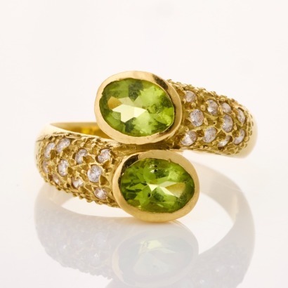 18ct Yellow Gold, Oval Peridot / Clear Stone Cross Over Ring