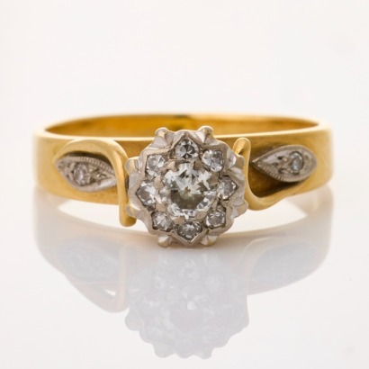 18ct Yellow Gold, Vintage. .12ct / .08ct Diamond Ring