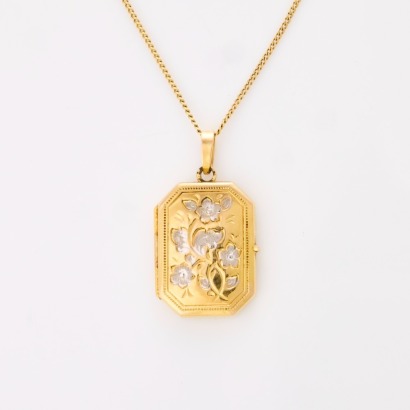 9ct Yellow Gold, Rectangular Locket Pendant on 44cm, 9ct Yellow Gold Curb Link Chain