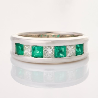 18ct White Gold, Modern, 0.55ct Emerald / 0.47ct Diamond Dress Ring