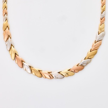 9ct Tricolour Gold, Italian Made, 44cm Hollow Leaf Link Necklace